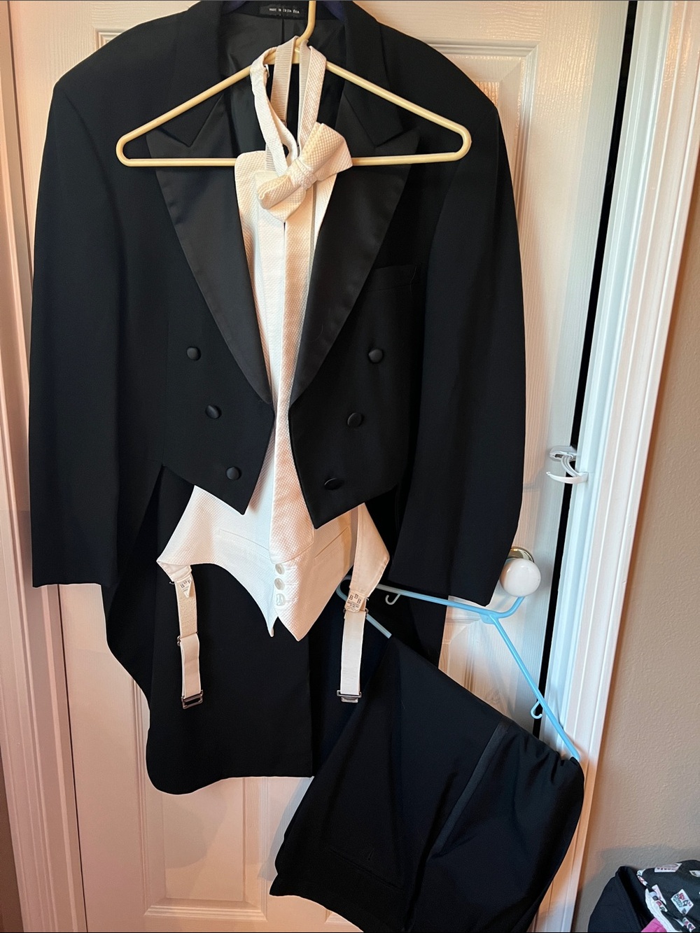 Lord West Men’s 46R Tuxedo Tailcoat Pants White Vest Bow Tie Formal Set